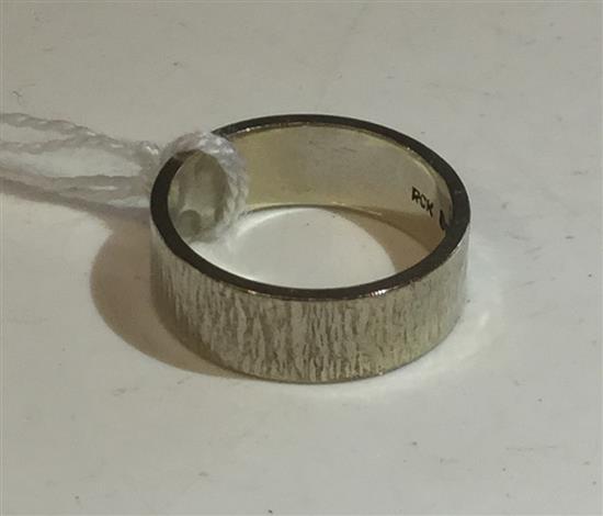 9ct gold wedding band